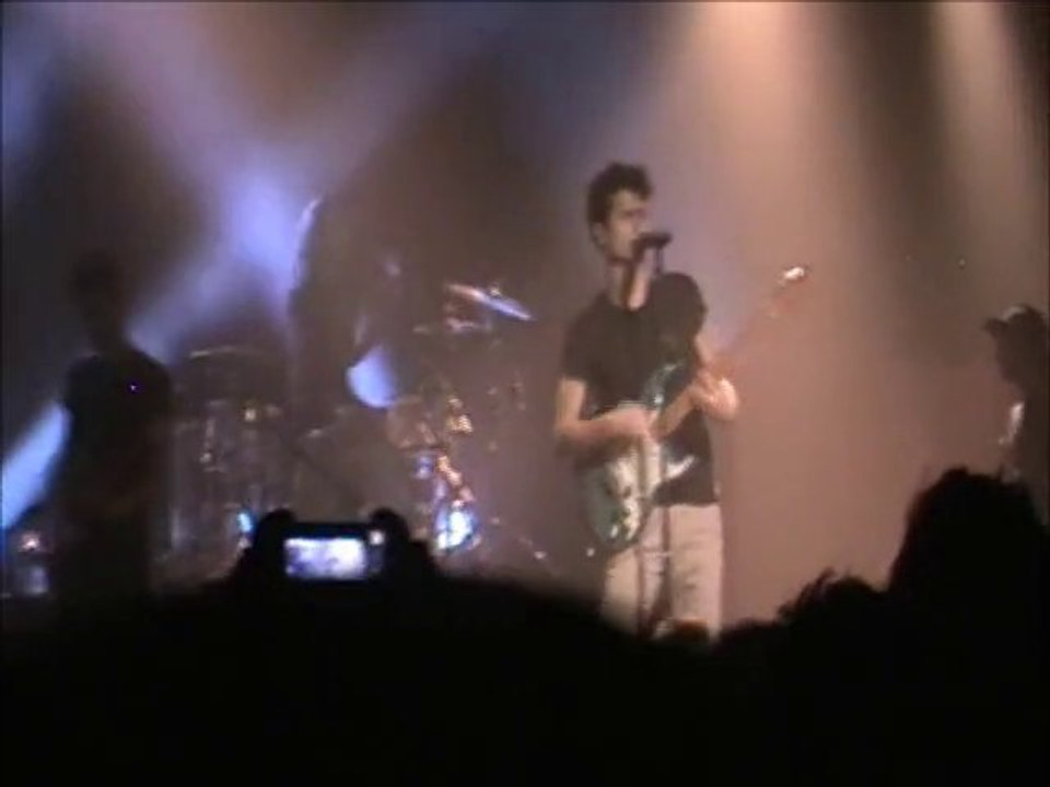 BB Brunes "Dis Moi" en Live