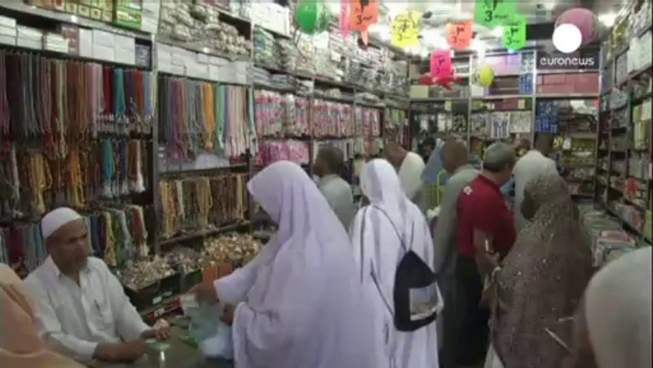 Les musulmans se rassemblent à La Mecque pour le début...