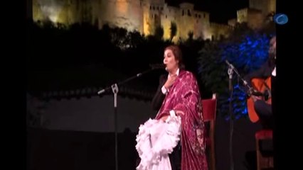 Estrella Morente pone voz a las niñas del mundo al pie de la Alhambra