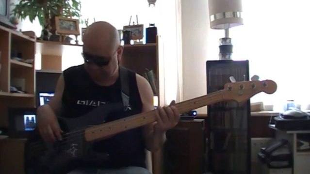 Conga Gloria Estefan basscover Bob Roha