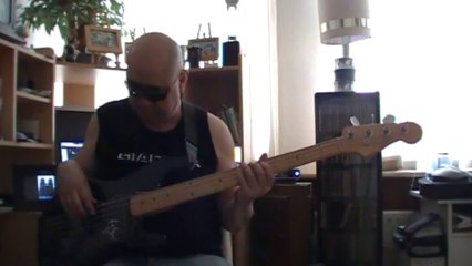 Conga Gloria Estefan basscover Bob Roha