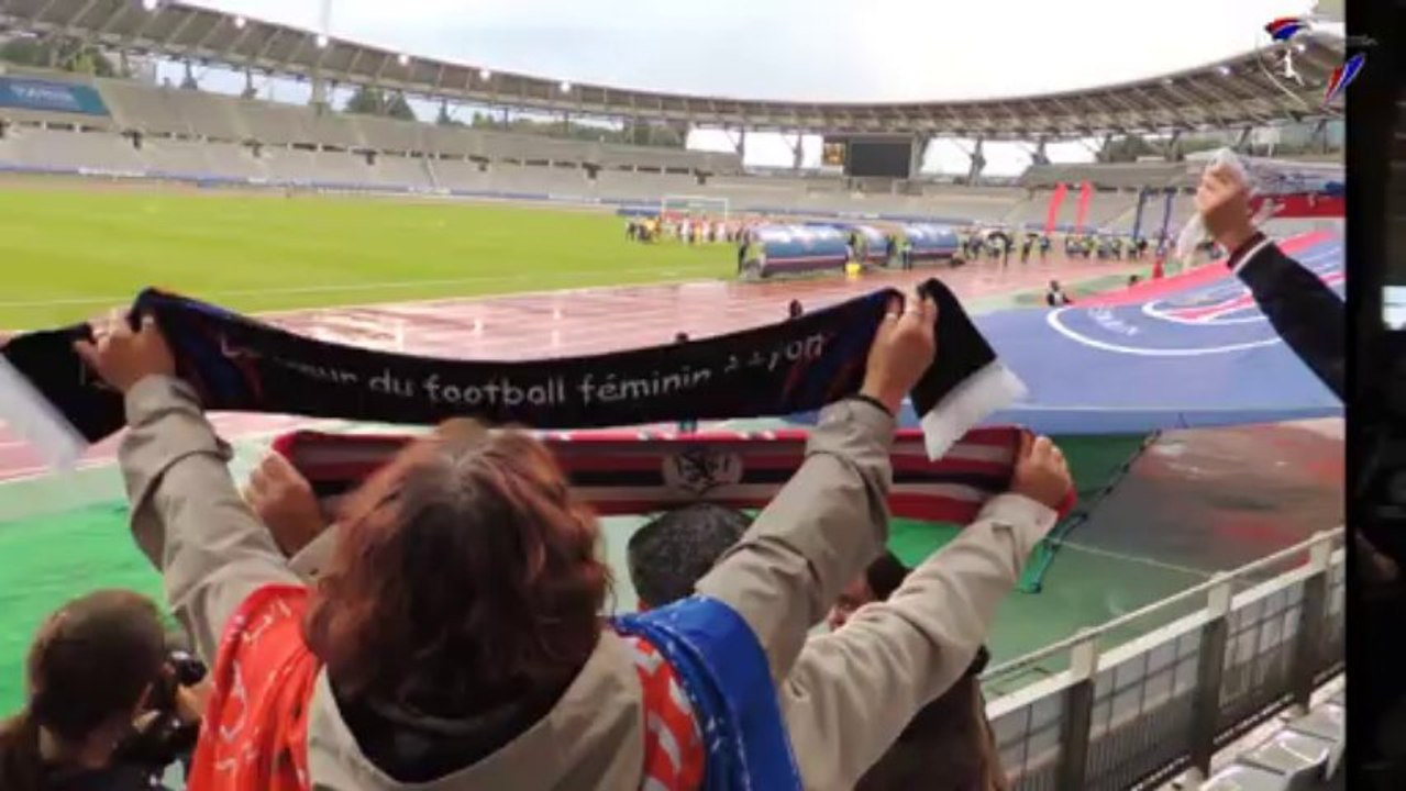Ambiance PSG/OL avec les OL Ang'elles, supporters de l'Olympique Lyonnais (29/09/2013)