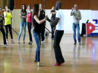 démonstration bachata dominicaine Joanna et Fabrice oct 2013