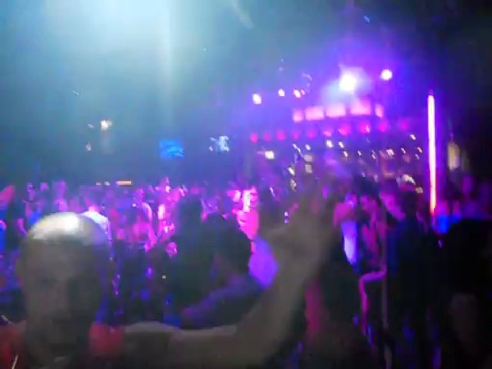 Nene thai al marine disco in walking street  pattaya tailandia