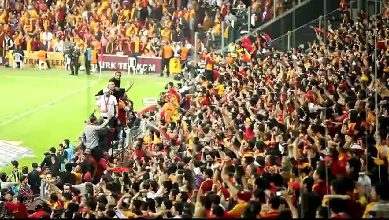 Super Final "Galatasaray - Fenerbahçe" Omuz Omuza !