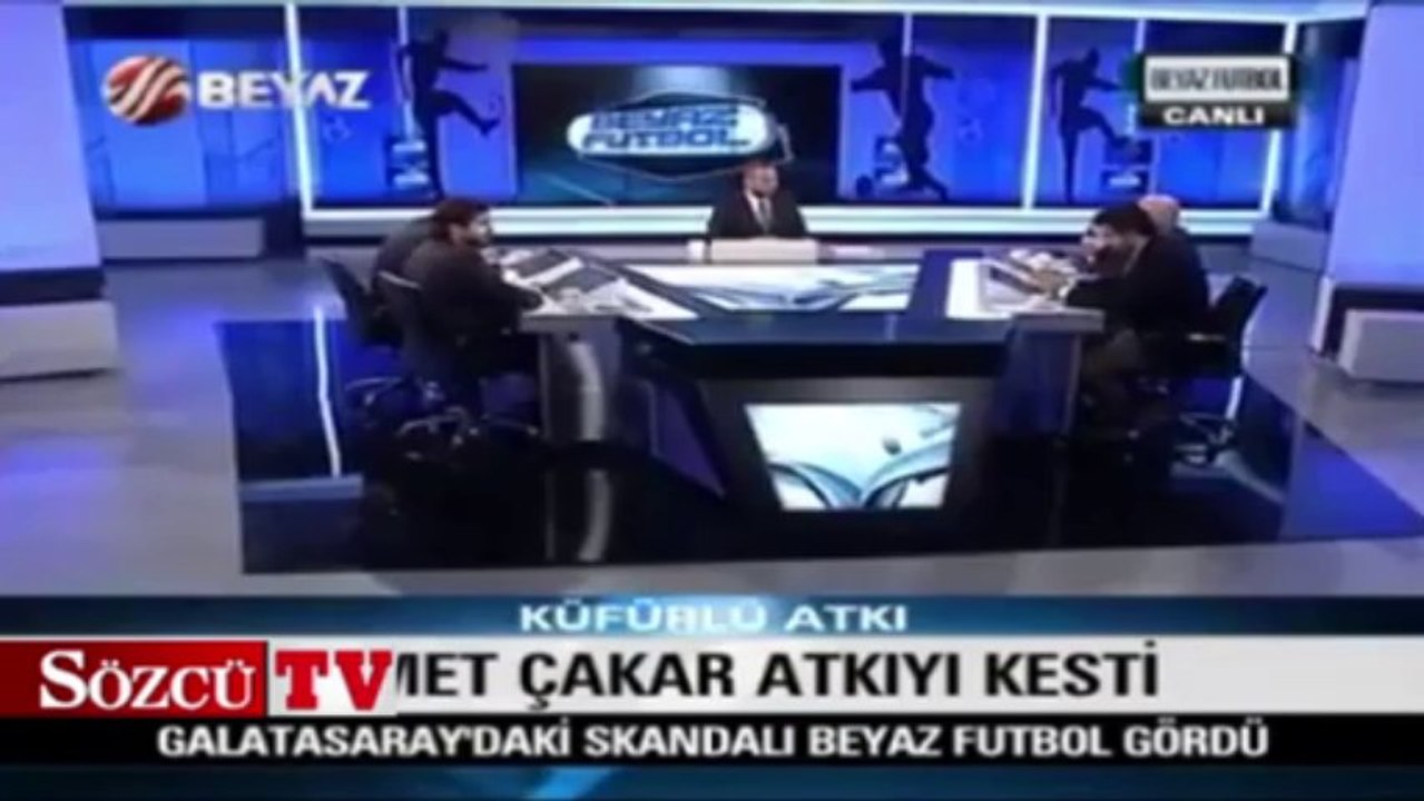 Ahmet Çakar: "Bu bir şerefsizlik flamasadır"