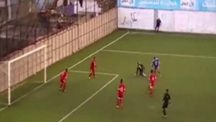 Il fait danser la défense adverse façon Ibrahimovic !