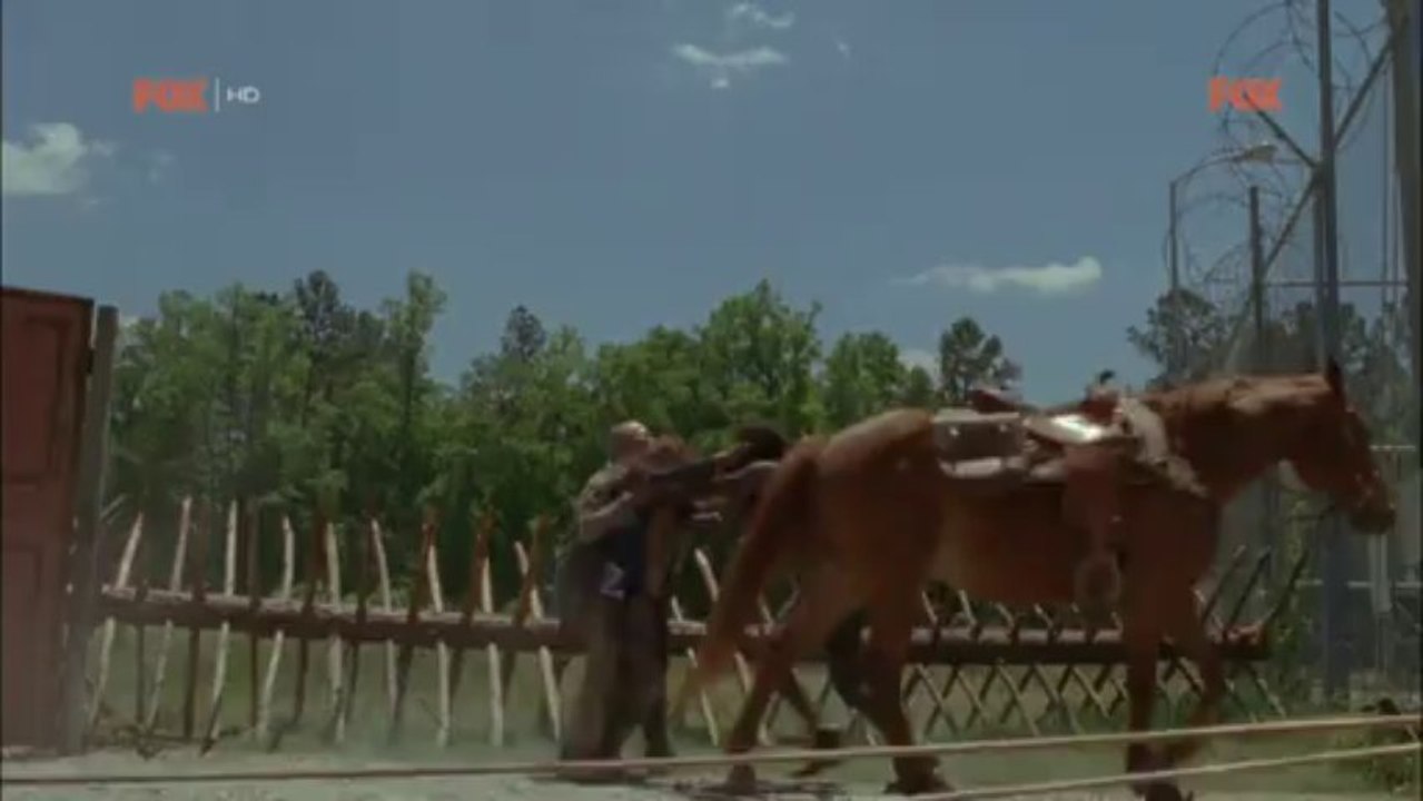 Klip z premiery 4. sezonu "The Walking Dead"
