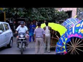 Ravana effigy carried for sale : at state capital Delhi