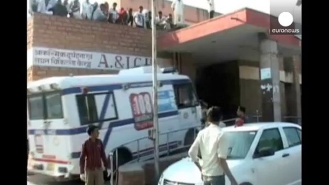 Bus crash in India injures 34 French tourists