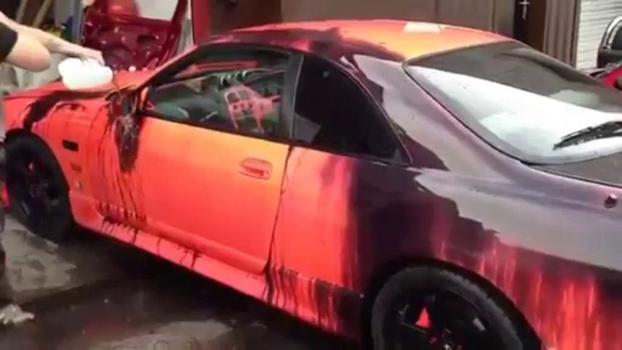 Nissan Skyline With Heat Sensitive Paint