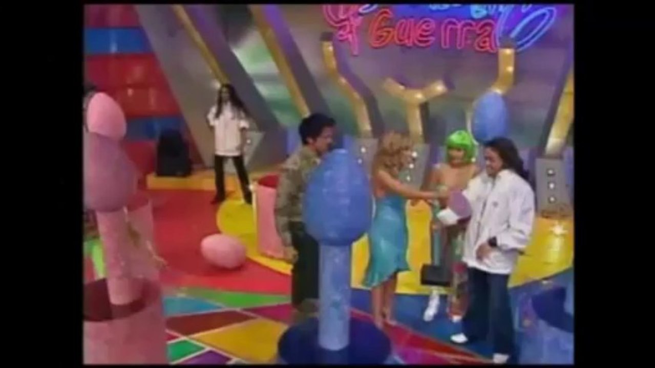 GEMELAS Working a Life 001 Twns Am - Coros y Bailarinas