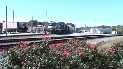 NS 220 intermodal train EB through Austell Ga.