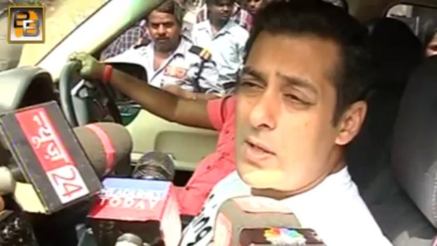 Salman Khan ROMANCES 10 Heroines in NO ENTRY Sequel