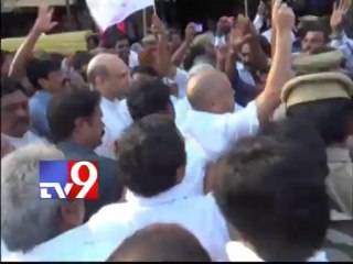 Samaikhyavadis gherao Seemandhra union minister Pallam Raju