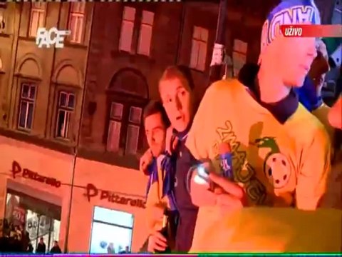 Nogometna reprezentacija BiH - Proslava na balkonu iznad ''Vjecne vatre'' u Sarajevu