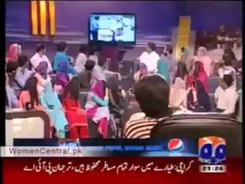 Boys Flirting College Girls