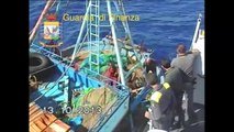 Reggio Calabria - Inseguimento nave madre e sbarco scafisti (15.10.13)