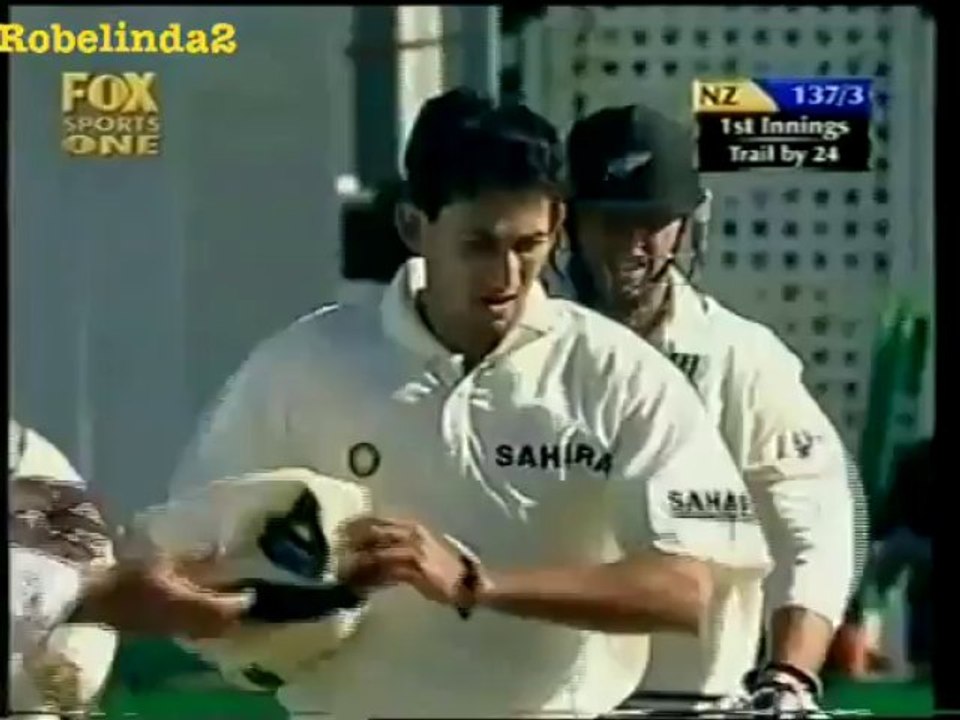 The funniest cricket incident ever - CricHeaven.Com