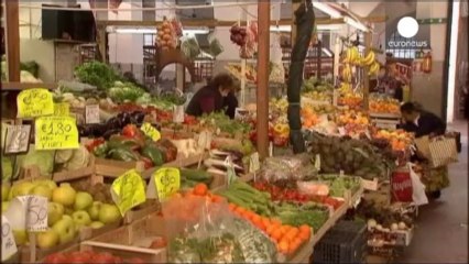 Italian government approves tax-cut budget