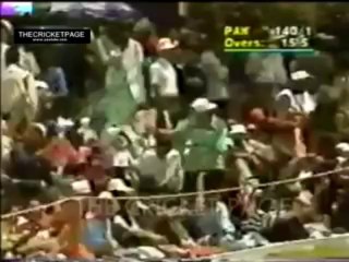 16 Year Old Shahid Afridi hits11 Sixes in a match - CricHeaven.Com