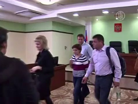 Навальному заменили реальный срок на условный