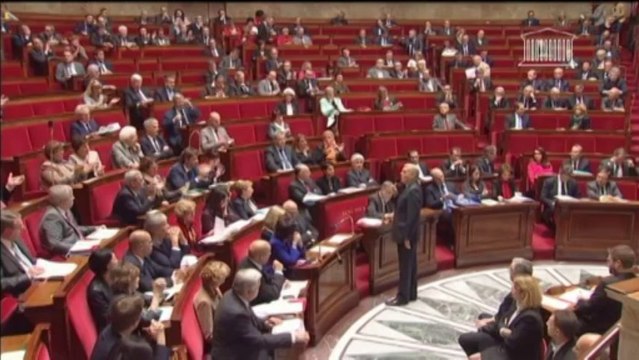 S'il y a eu faute , l'arrêté d'expulsion de Leonarda sera annulé, promet Ayrault
