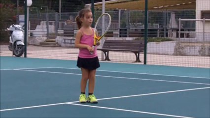 TENNIS LA GRANDE-MOTTE JULIE 6 ANS