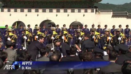 Corée du Sud: des policiers Gangnam Style pour aider les touristes