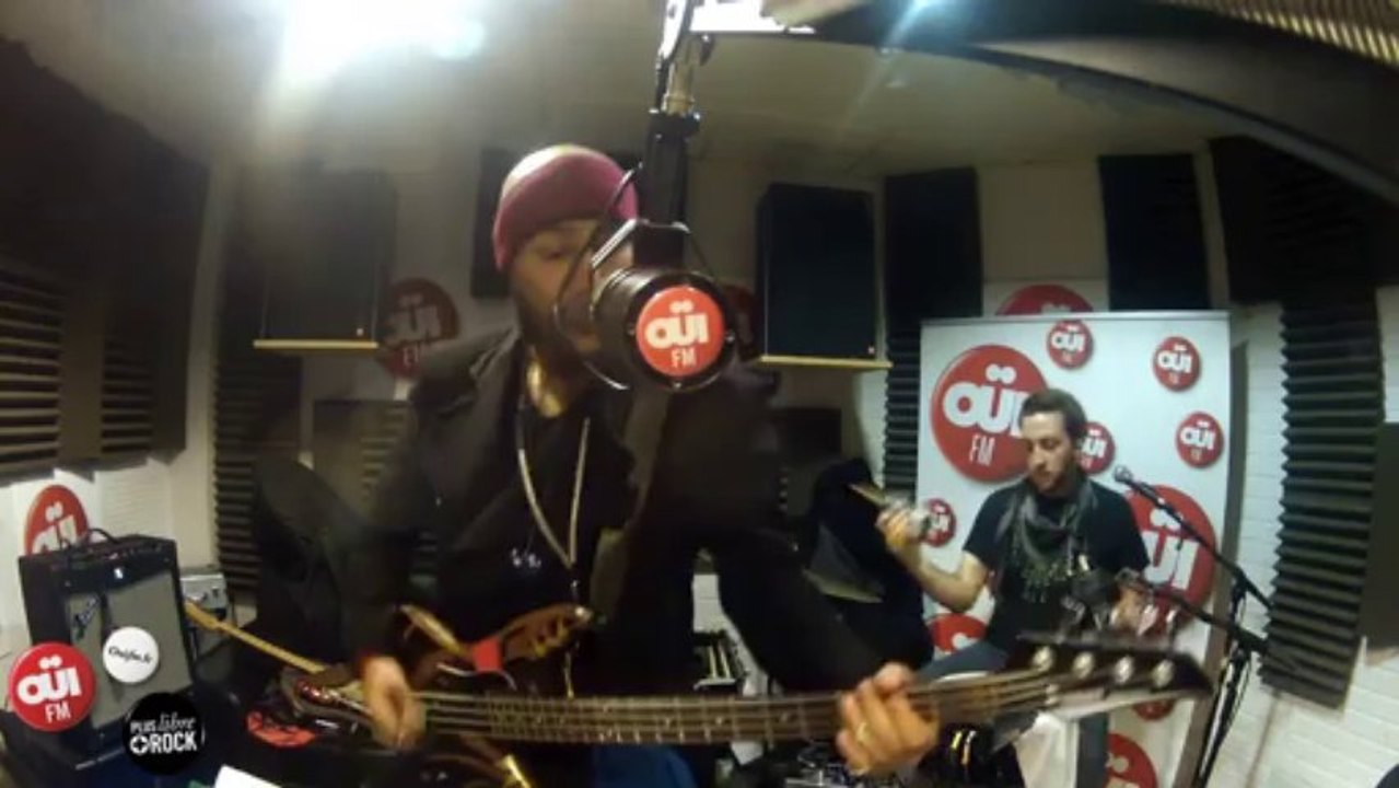 Elyas Khan - Bells - Session Acoustique OÜI FM