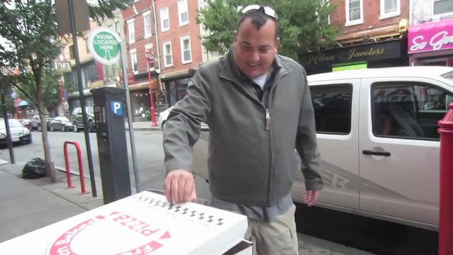 Tu veux une pizza?! Mange plutot ce Zombie! Caméra cachée en mode ZOMBIE!