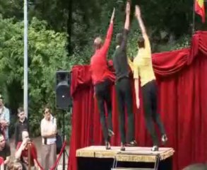 theatre nomade de bruxelle avec la compagnie des nouveaux  disparus