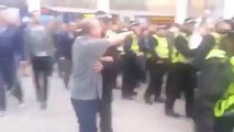 Un chien policier attaque un policier à Londres