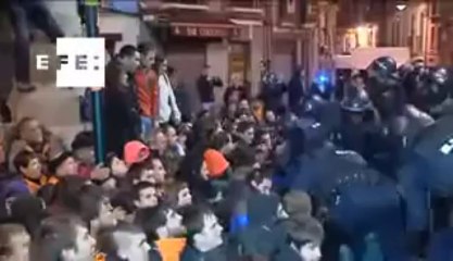 Man linked to terrorists arrested behind "popular wall"