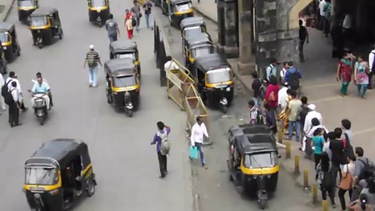 Fourmillement à Bandra Station, Mumbai