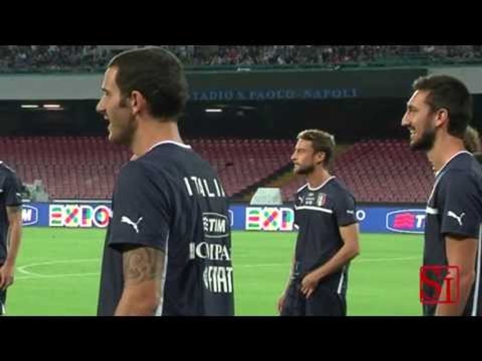 Napoli - Italia-Armenia, il pubblico del San Paolo tutto per Insigne (16.10.13)