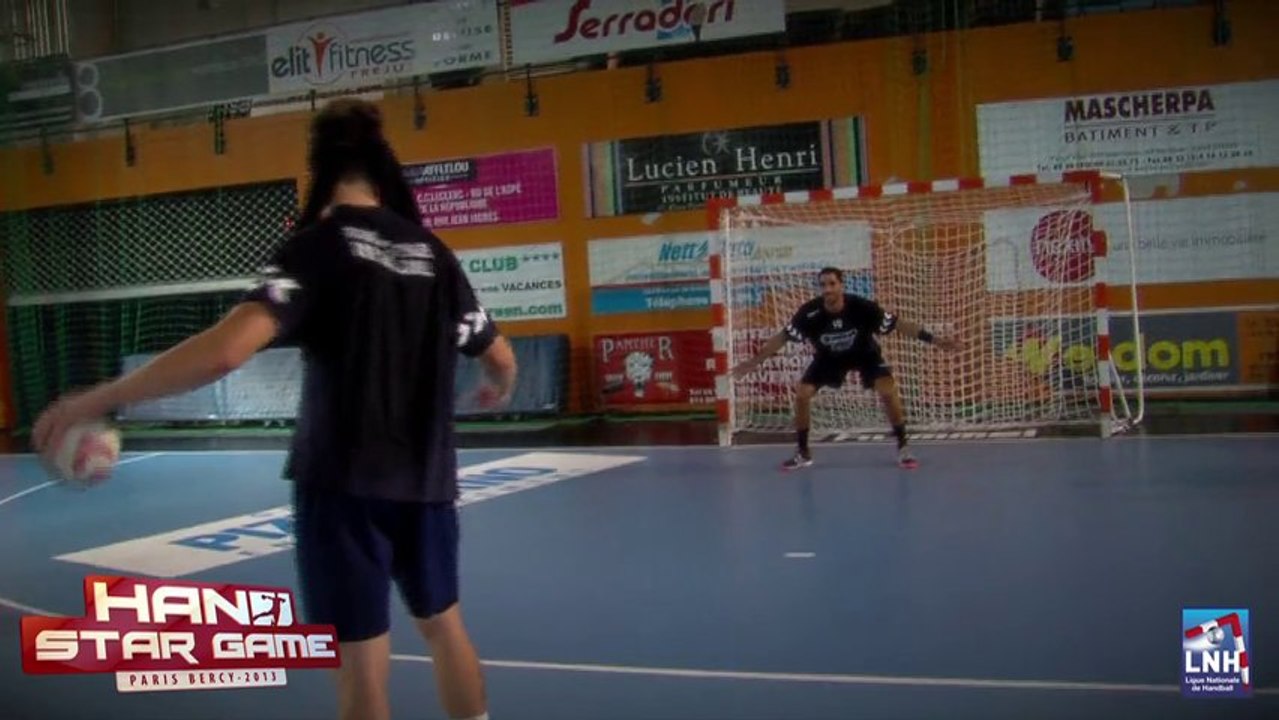 HandStarGame - Saint Raphaël - défi du pénalty à l'aveugle