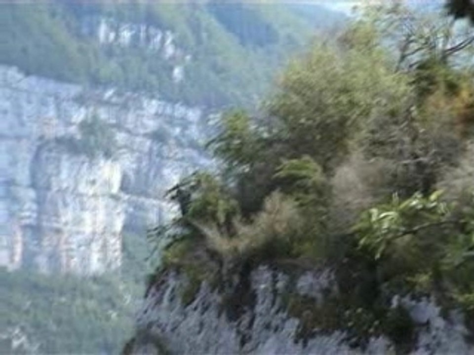 base-jump depuis parapente et falaises