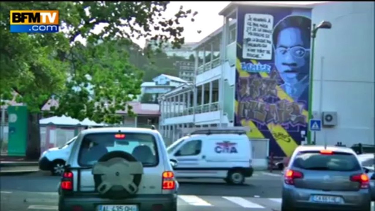 Zapping de 13h de BFMTV - 17/10 - Crash d’un avion au Laos, Valls chahuté en Martinique et Marine Le Pen principale opposante