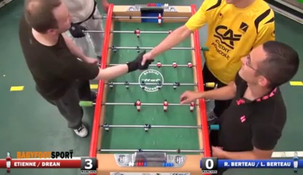 Reprise de volée en baby foot! Enorme...