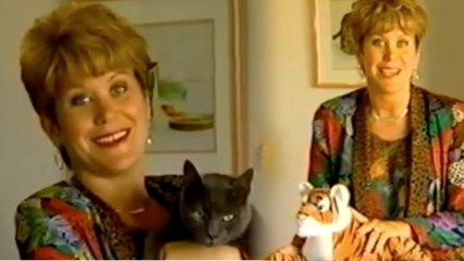 Hilarious Cat Massage Video... Can't Stop Watching