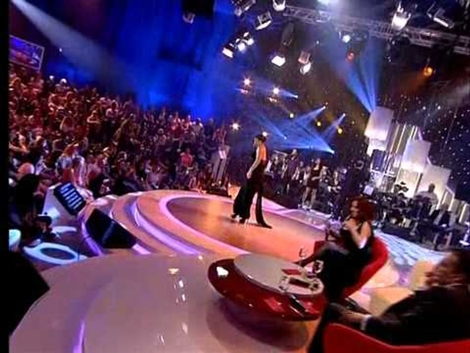 Hülya Avşar - Sevdim (Live @ Bu Şarkı İkimizin)