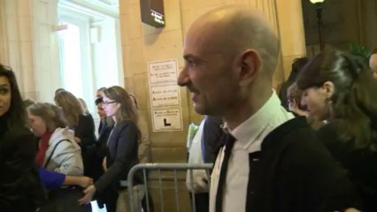 France re-opens kindergarten veil case