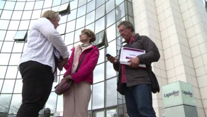 Lagardère vend un tiers de ses magazines, grève générale