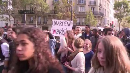 Estudantes franceses bloqueam centro de Paris