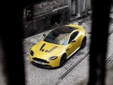 Combat fraternel entre les Aston Martin V12 Vantage et Vantage S