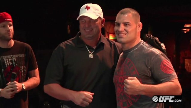 UFC 166: Roger Clemens at Open Workouts