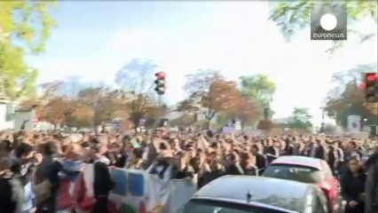Francia: studenti in piazza per Leonarda, Valls e...