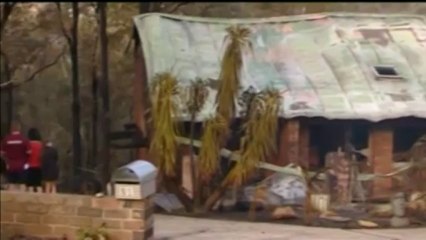 Australie : un mort et des centaines de maisons détruites par des incendies
