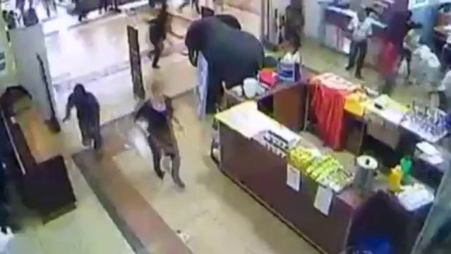 VIDEO: Kenya gunmen prowl Westgate mall
